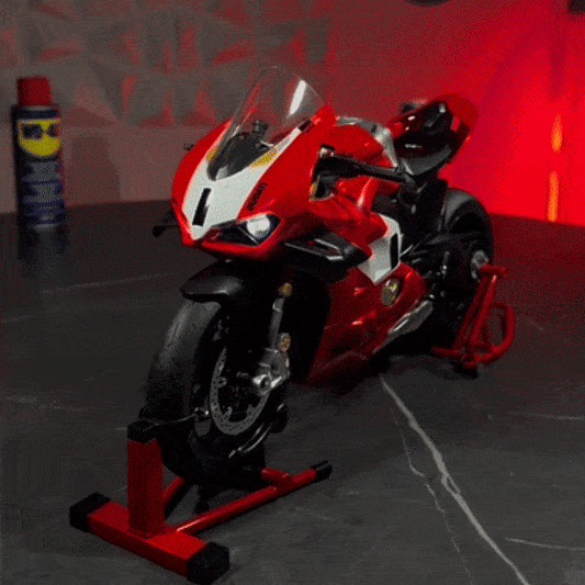 1:6 Ducat V4s  - With Smoke